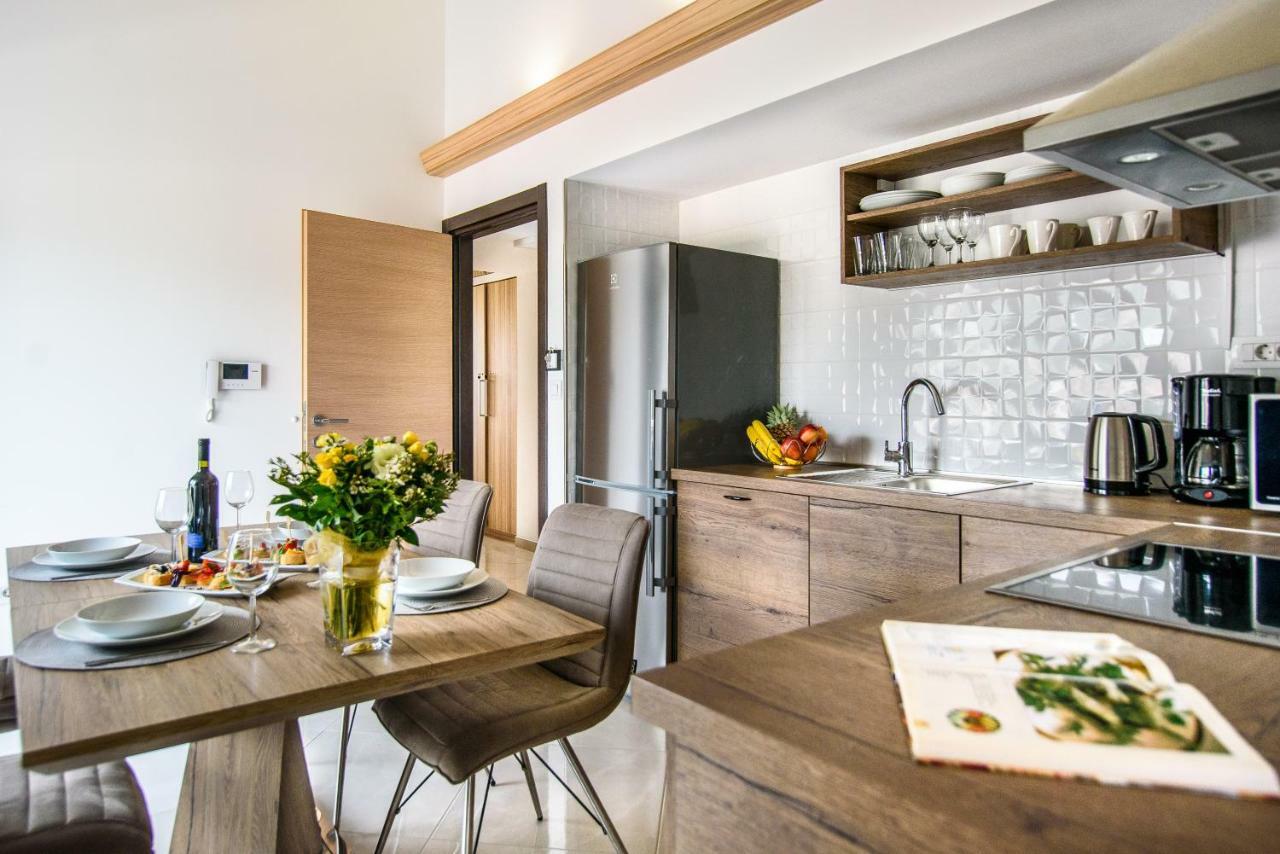 California Apartments 3 ดูบรอฟนิก ภายนอก รูปภาพ